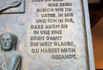 Joh 17, 21 auf der Klostertür in Marienwerder (Foto s: A. v. Winterfeld, privat)